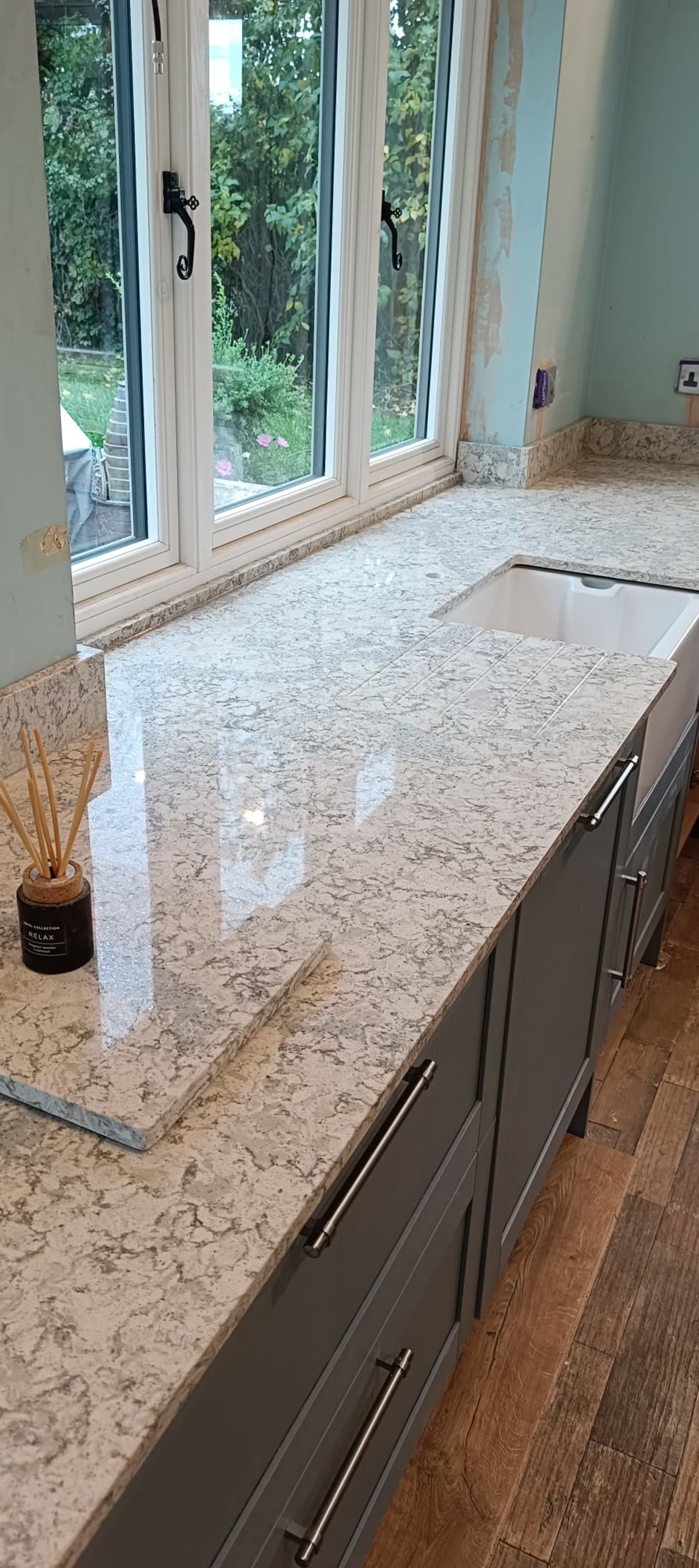 Kwarc — blat łazienkowy lub kuchenny